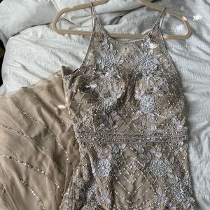 BRAND NEW Adrianna Pappel gown